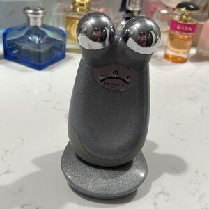 Nuface Trinity Pro break the ice limited edition.